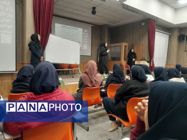 کارگاه کاهش استرس و اضطراب در دبیرستان مصلی نژاد حضرت زهرا(س)