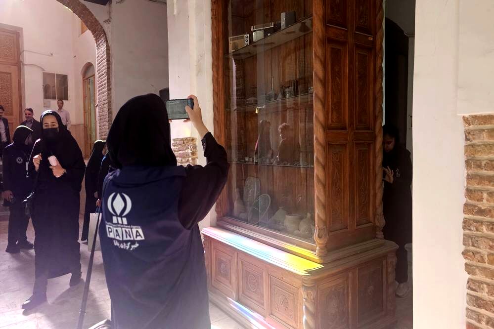 بازدید دانش‌آموزان خبرنگار پانا از مدرسه تاریخی دارالفنون

