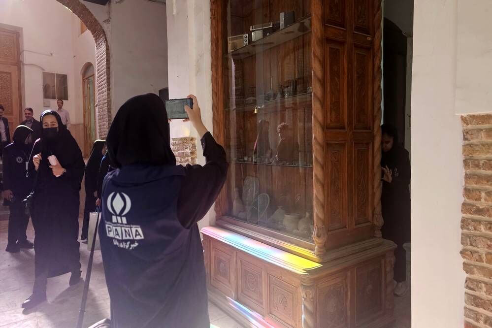 بازدید دانش‌آموزان خبرنگار پانا از مدرسه تاریخی دارالفنون
