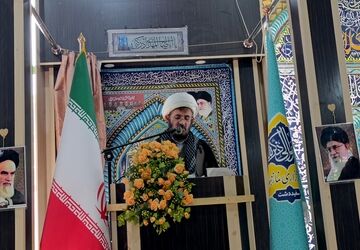 نماز عبادی سیاسی جمعه در مسجد جامع شهر سفید‌دشت 