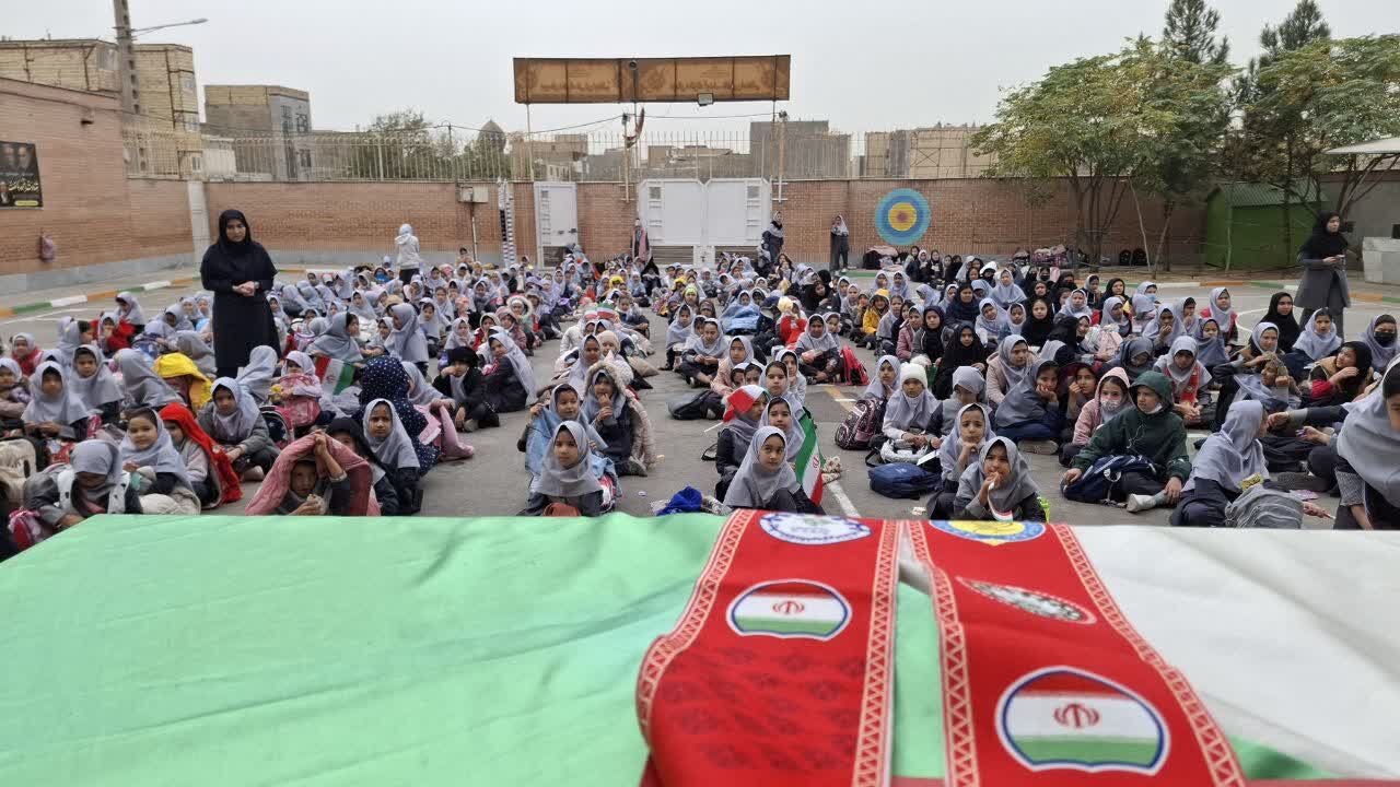 جشن روز دانش آموز در دبستان آیت الله هاشمی رفسنجانی