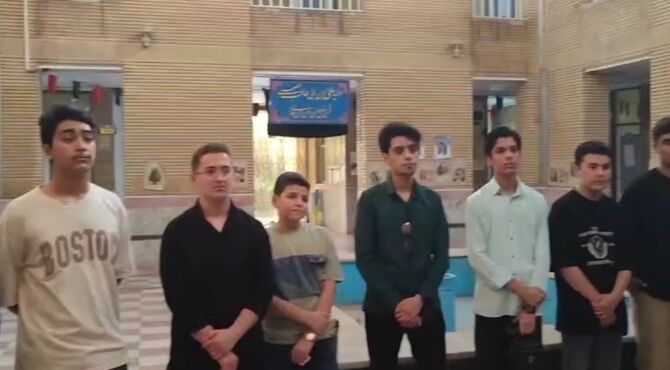 بدرقه پرشور تیم نخبگان قرآنی پسران دشت‌آزادگان ؛جهت اعزام به مسابقات استانی قرآن، عترت و نماز