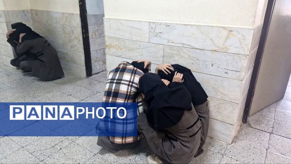 بیست و ششمین مانور سراسری زلزله در دبیرستان نمونه اندیشه کاشمر