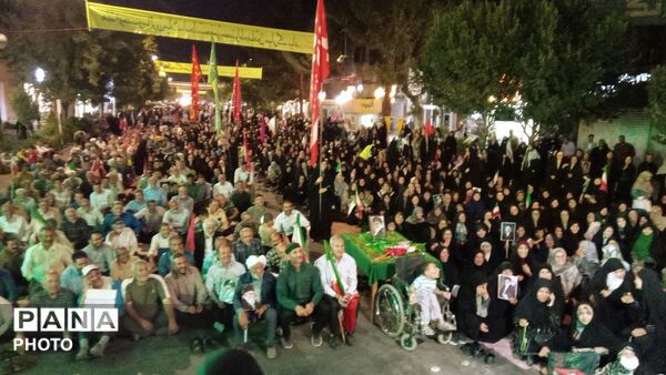 طنین شور و شعور نبوی در حسینیه امام خمینی نیشابور؛ عیدانه نوجوانان پانا در مهدِ عاشقی