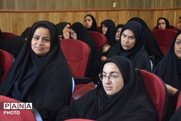 پایان دوره آموزشی آشنایی با وظایف سازمانی نیروهای سرایدار و خدمتگزار تبادکان
