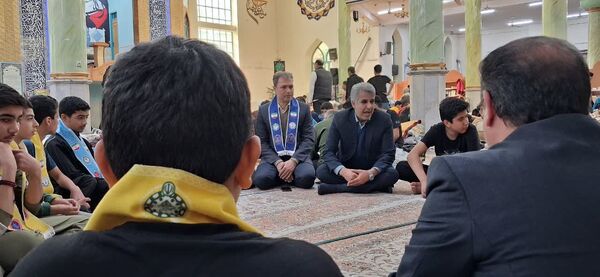 حضور مدیر آموزش و پرورش کاشمر در جمع معتکفین مسجد جامع کاشمر