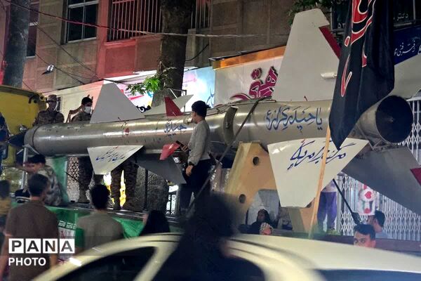 بیعت مردم در شب عید غدیروشعار ایستادگی در مسیر آرمان‌های انقلاب