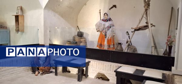 بازدید دانش‌آموزان دبیرستان فضیلت از موزه فاروج