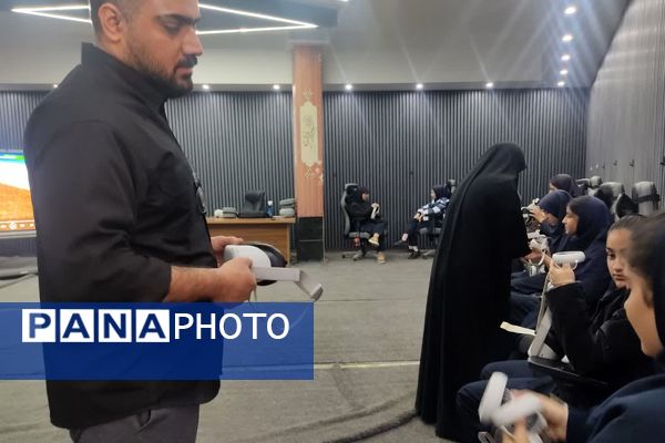 اردوی آمادگی و دفاعی دانش‌آموزان پایه نهم مدرسه فرشتگان در موزه دفاع مقدس