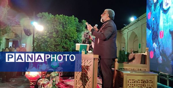 مراسم هفتمین روز درگذشت شهدای خدمت در حرم علی ابن حمزه (ع) شیراز