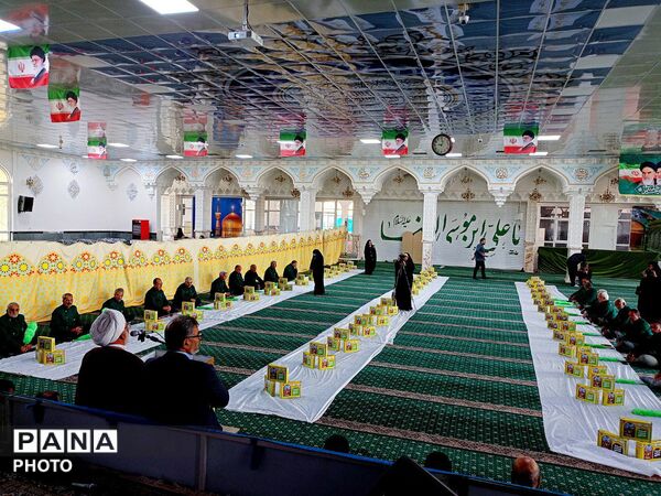 تهیه و توزیع لوازم تحریر بین جامعه هدف در کاشمر