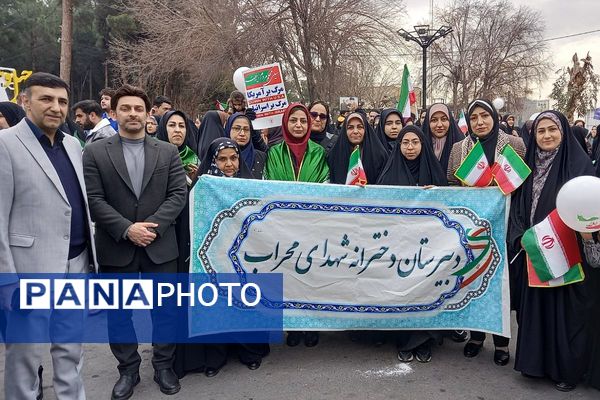 تجدید میثاق مردم ولایتمدار قرچک در راهپیمایی ۲۲ بهمن