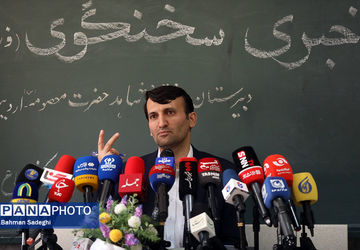 احتمال برگزاری آزمون استخدامی آموزش‌وپرورش در تیرماه؛ جذب ۲۰ هزار نیروی مدرسه‌یار و ۳۰ هزار دبیر، آموزگار و نیروی کیفیت‌بخشی/ رشد ۶۷ درصدی بودجه آموزش و پرورش/ همکاری پلیس و آموزش‌وپرورش برای ایجاد فضای سالم در بیرون مدرسه است