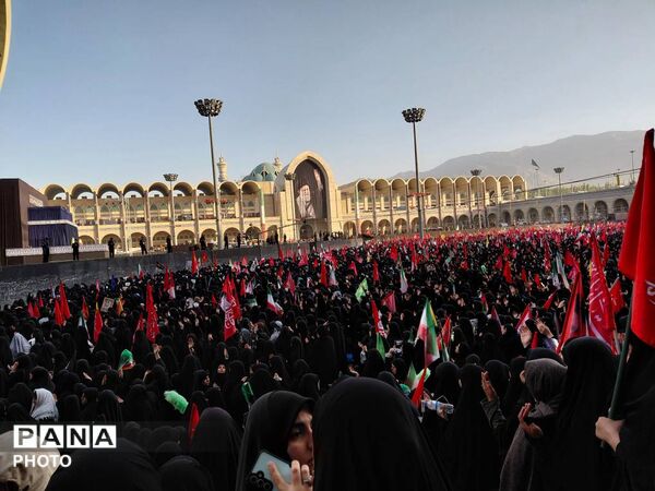 وداع با شکوه امت با قائد شهید در مصلی امام خمینی (ره)