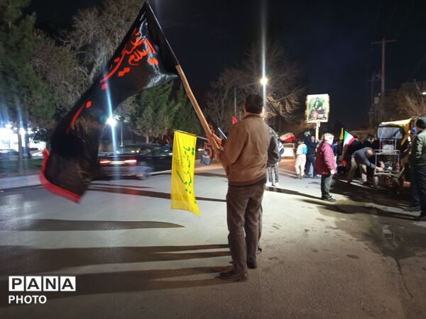 حرکت دسته عزاداری درسومین شب شهادت امام خامنه ای از پنجراه تا مسجد جامع