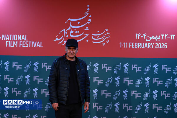 نشست نقد و بررسی فیلم «غوطه‌ور» در چهل و چهارمین جشنواره ملی فیلم فجر