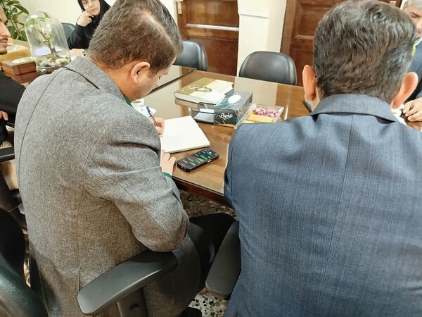 جلسه بررسی و تصمیم گیری در خصوص آزمون مجدد هدایت تحصیلی در مشهد