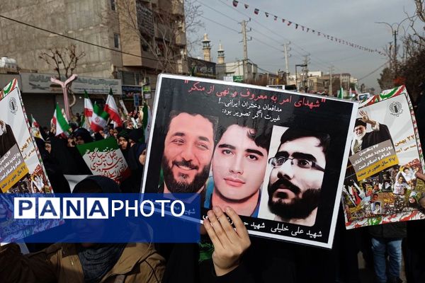 خروش مردمی در خیابان‌های رباط‌کریم در 22بهمن