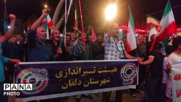 طنین دوباره «لبیک یا خامنه‌ای» در نورآباد