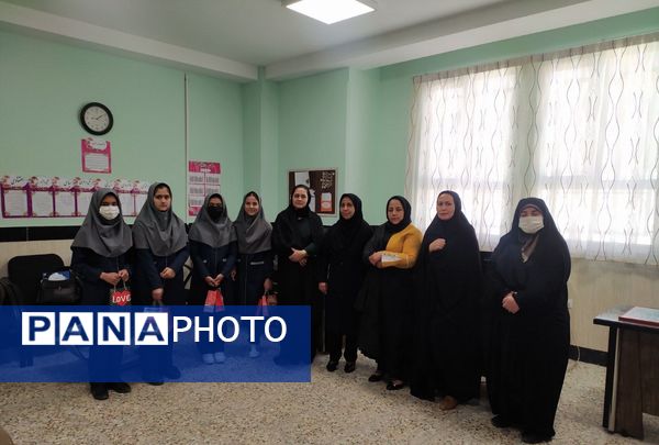 تقدیر از دبیران آموزشگاه نمونه دولتی فدک فاروج در هفته معلم