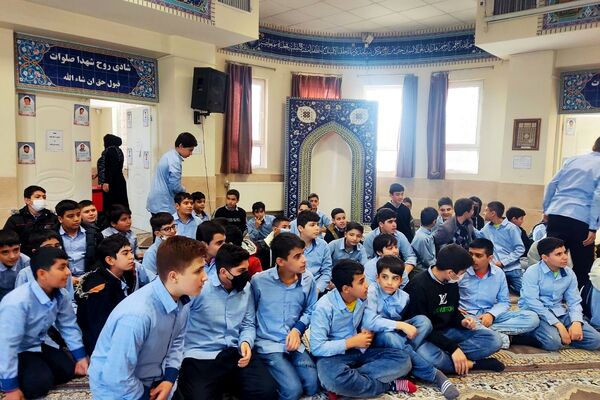 معاینات پزشکی دانش‌آموزان مدرسه انصارالمهدی قرچک