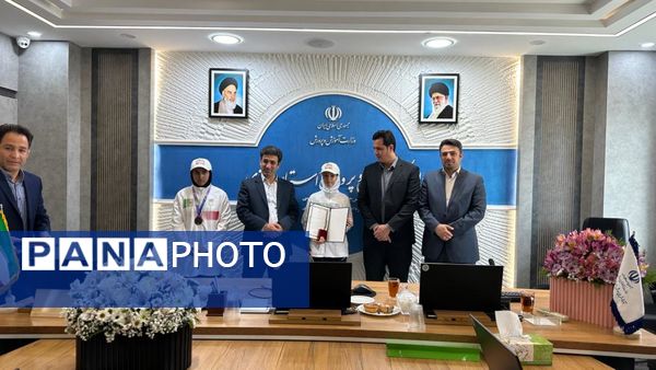 تجلیل سرپرست آموزش و پرورش استان مرکزی از دانش‌آموزان افتخارآفرین در المپیک دانش‌آموزی 