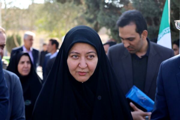 افتتاح زمین چمن دبیرستان دوره اول استعدادهای درخشان شهیدان مزیدی 