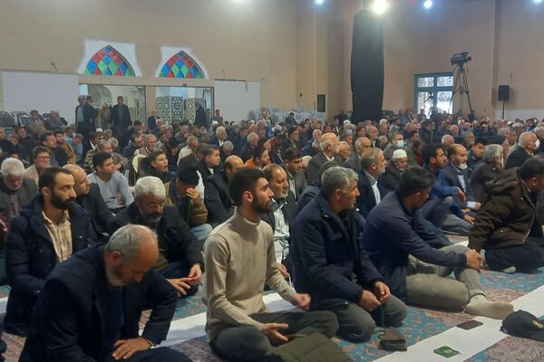 تقدیر از برگزیدگان پویش دانش‌آموزی در نماز جمعه باشکوه پیشوا