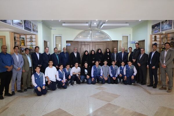 افتتاح زمین چمن دبیرستان دوره اول استعدادهای درخشان شهیدان مزیدی 