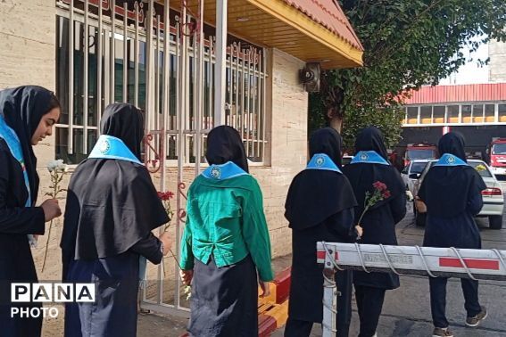 تقدیر دانش‌ آموزان فرزانگان ورامین از قهرمانان در دل آتش