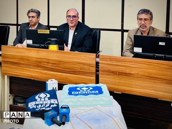 تجلیل از روایتگرانِ امید؛ ضیافتِ قدردانی از اهالیِ خبر در آموزش و پرورش منطقه ۳