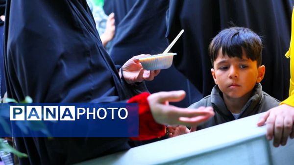 جشن بزرگ ۱۰۰ هزار نفری عاشقان حضرت مهدی(عج) در خیابان انتظار مشهدالرضا(ع)