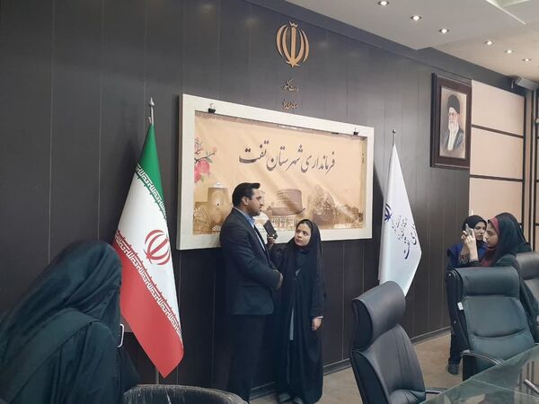 هم‌اندیشی فرماندار تفت با دانش‌آموزان 