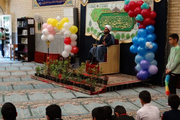 مسجدالقرآن غرق در شادی میلاد کریم اهل بیت(ع)