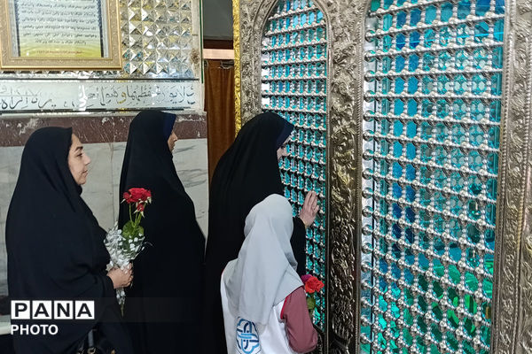 ادای احترام به شهدا و تجلیل از مربیان بهداشت در خراسان شمالی