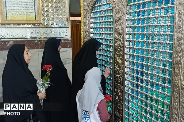 ادای احترام به شهدا و تجلیل از مربیان بهداشت در خراسان شمالی