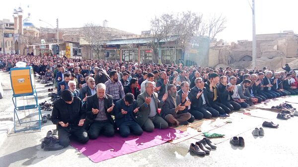 نماز باشکوه عید فطر با استقبال بی‌نظیر مردم شهر بن اقامه شد