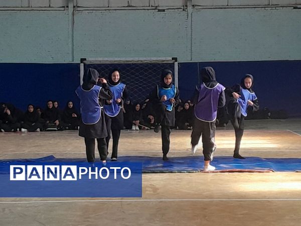 المپیاد ورزشی درون مدرسه ای در مدارس متوسطه اول و دوم دخترانه شهر نسر 