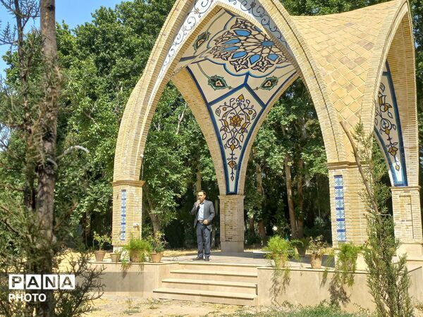 تجلیل ستاد نماز جمعه نیشابور از دانش آموزان فعال نماز