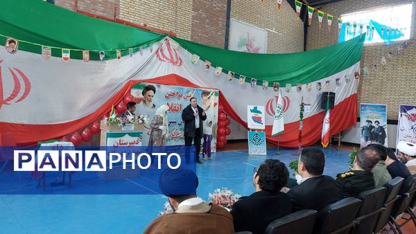 همایش «یاوران انقلاب» و «پیشتازان مقاومت» و آیین نواختن زنگ انقلاب در شیروان برگزار شد
