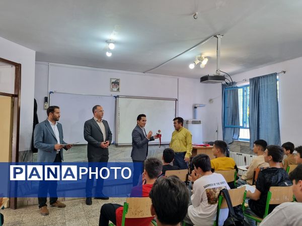 تقدیر از معلمان دبیرستان نمونه دولتی پژوهش آشخانه