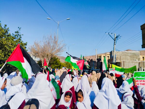  راهپیمایی یوم الله 13 آبان در حاجی‌آباد