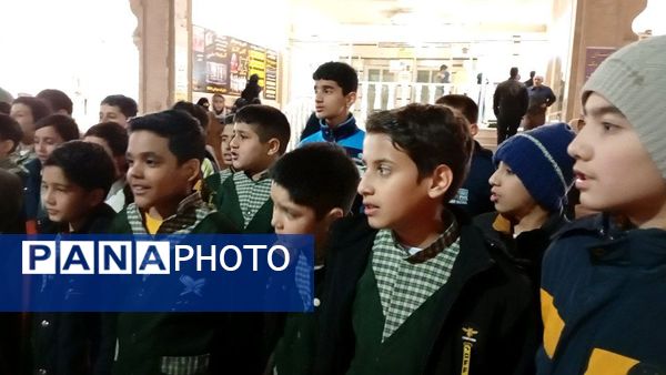 سرود خیابانی به‌مناسبت دهه فجر در کاشمر