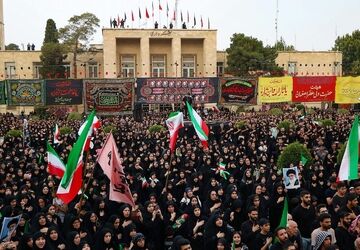 یوم الحسین(ع)؛ اجتماع بزرگ عزاداران حسینی در میدان امام حسین(ع) 