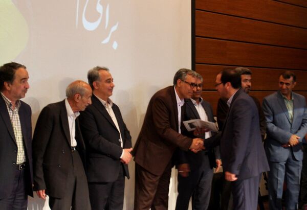 همایش بزرگداشت مقام معلم آموزش و پرورش ناحیه 2 زنجان