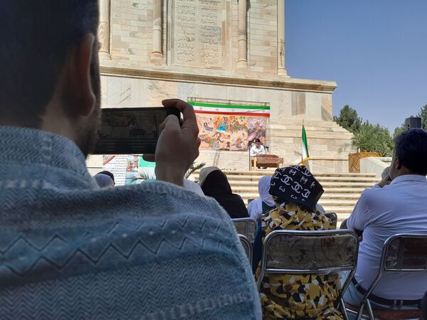 همایش کودک و شاهنامه در آرامگاه فردوسی 