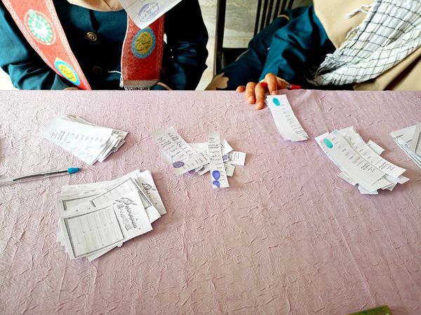 برگزاری انتخابات شورای دانش آموزی دبستان سمیه کاشمر