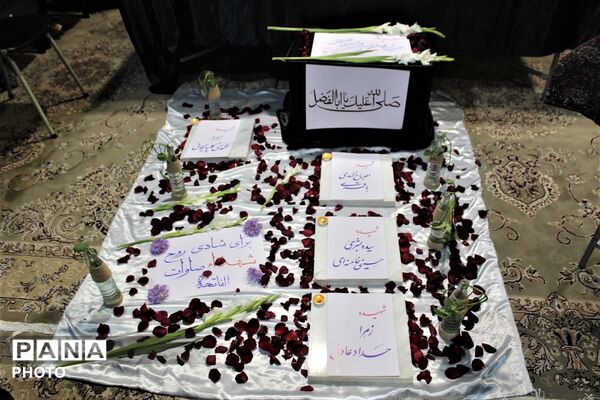 برپایی نمایشگاه فرهنگی در حاشیه یادواره شهدای جانباز استان قم