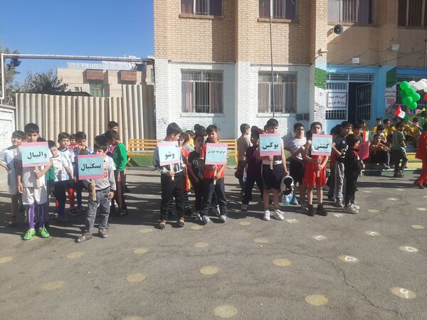 شور و نشاط دانش‌آموزان در المپیاد ورزشی مدرسه شهید عزیزی اسدآباد