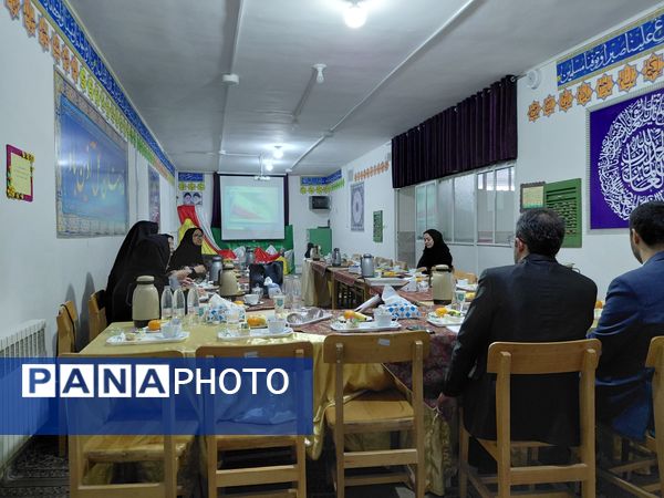 جلسه  مدیران متوسطه اول مدارس در دبیرستان شهرآرا دو